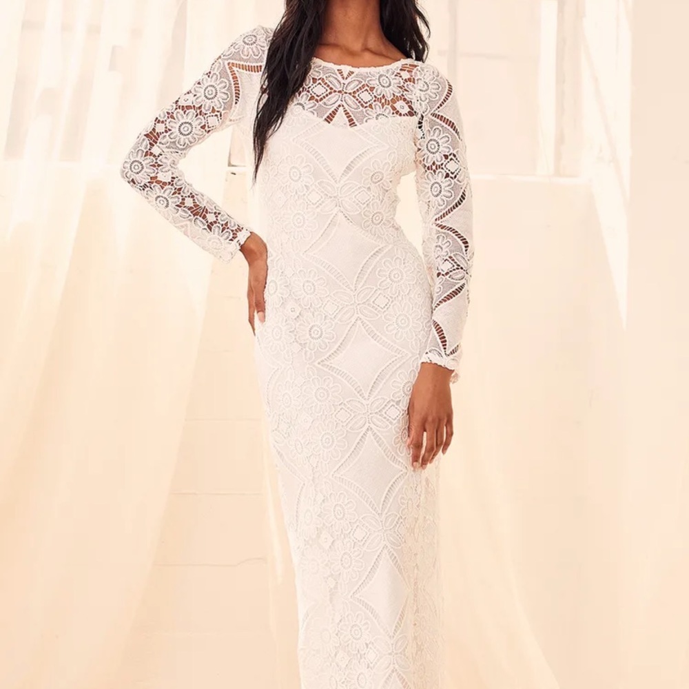 NWT Lulu’s “Romance of a Lifetime” White Crochet Lace Long Sleeve Maxi Dress